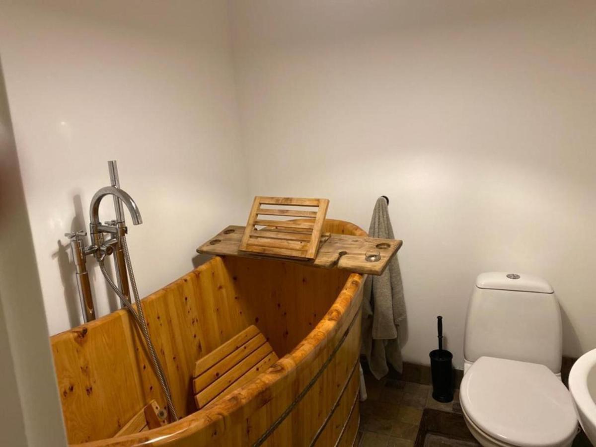 2-Bed Cottage In In Welsh Valley Nr Swansea Esterno foto