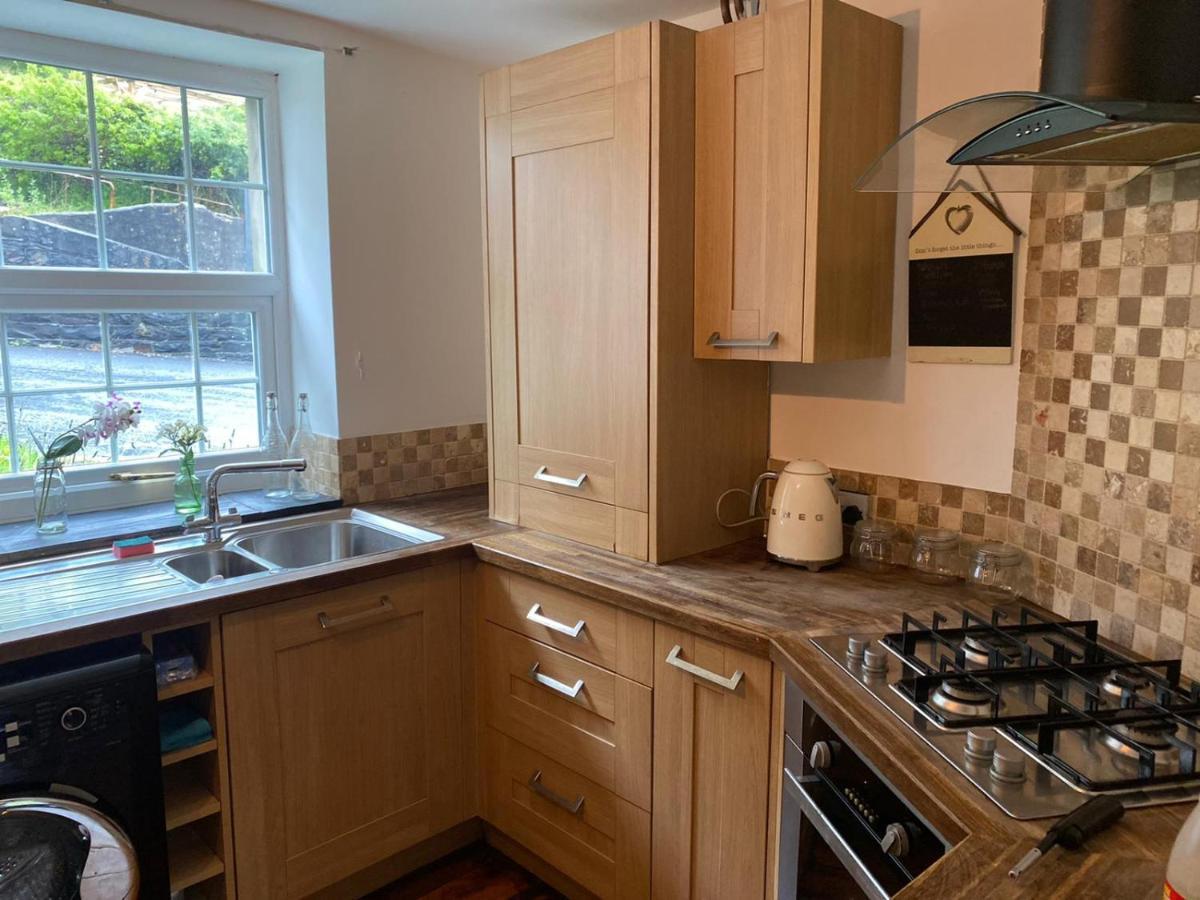 2-Bed Cottage In In Welsh Valley Nr Swansea Esterno foto